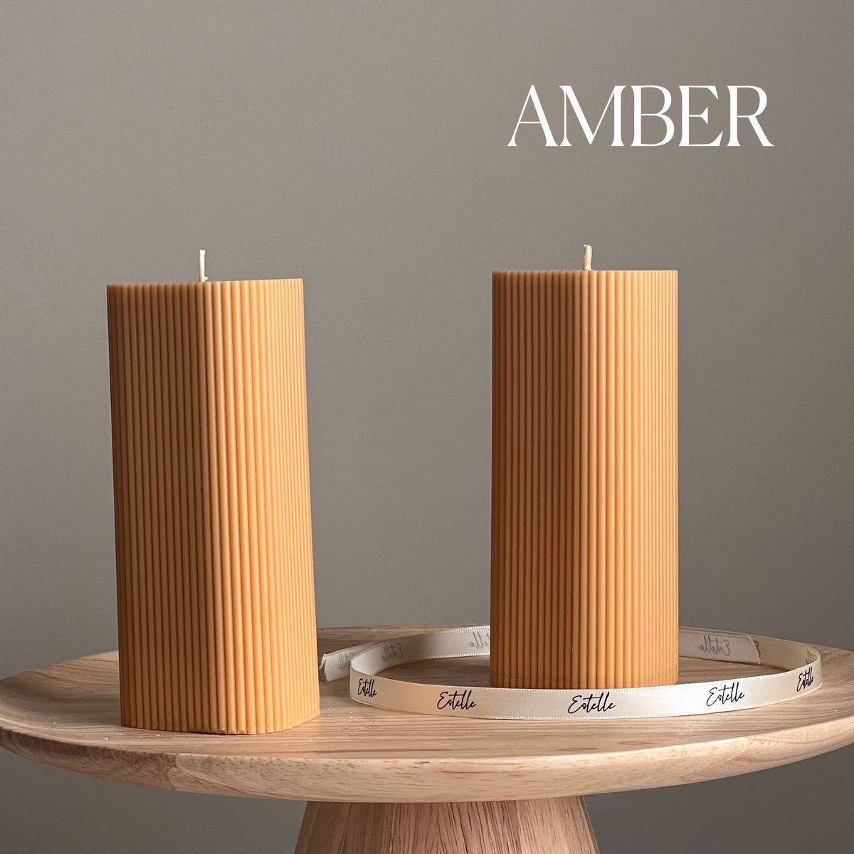 Chandelle-pilier côtelée en cire de soya | Décoration intérieure faite à la main