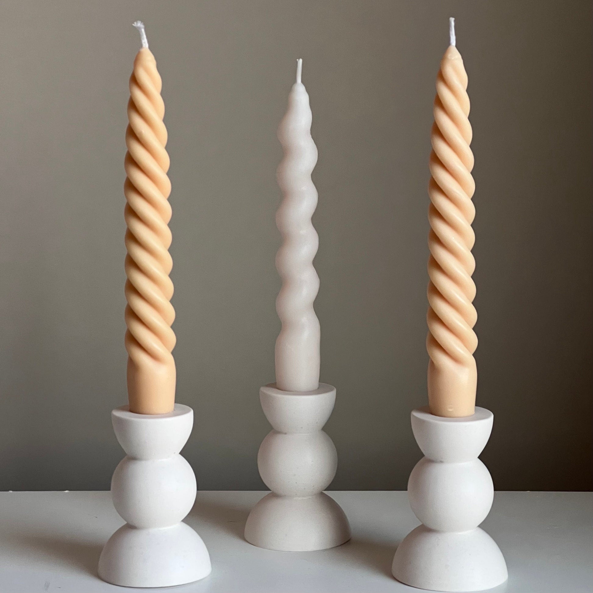 Round Jesmonite Candlestick Holder: Minimalist Table Decor