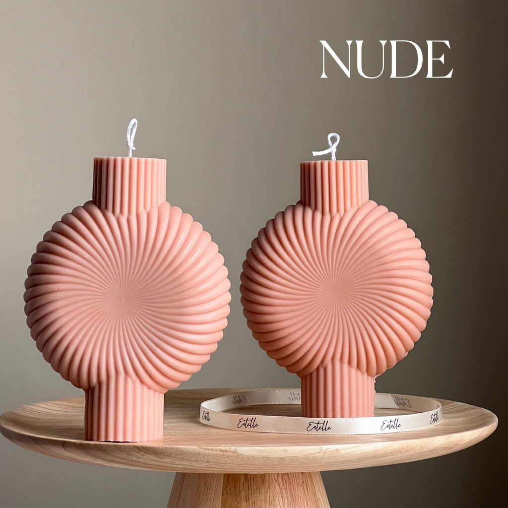 Bougie pilier en soya sculpturale : décor minimaliste pour la maison