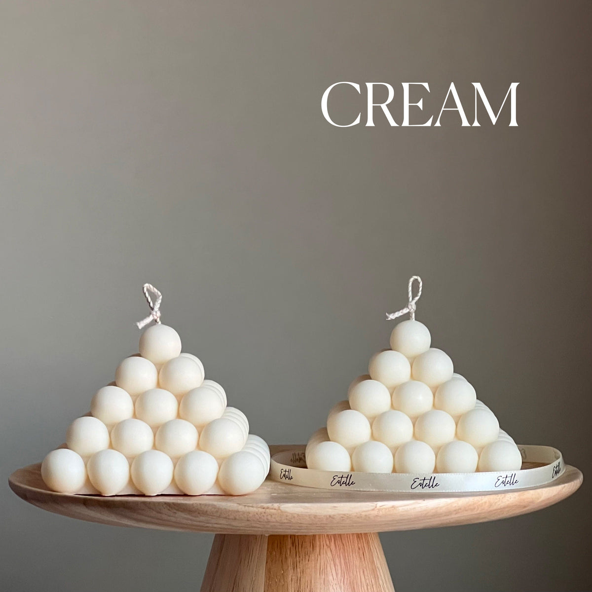 Grande bougie pyramide à bulles : décor végane en soya fait à la main pour la maison