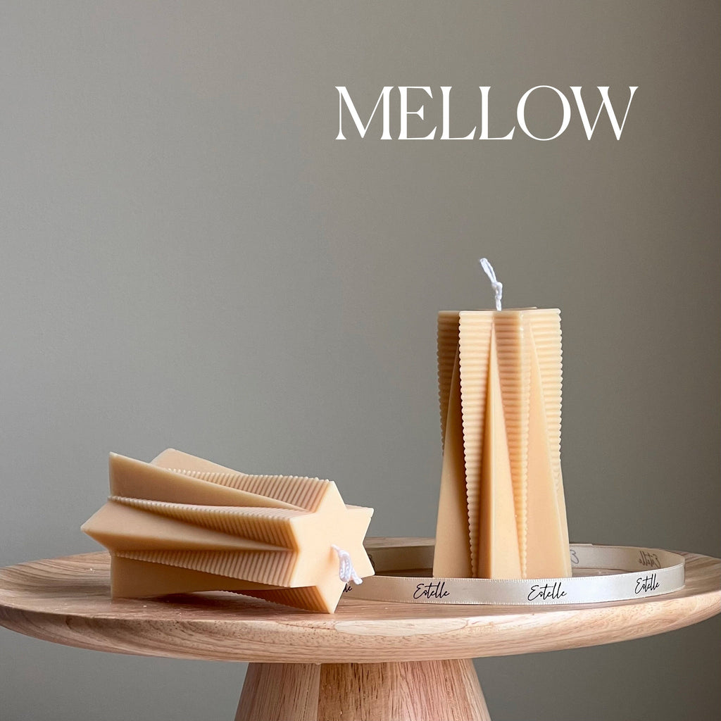 Bougie pilier en soja étoile côtelée : décor minimaliste pour la maison