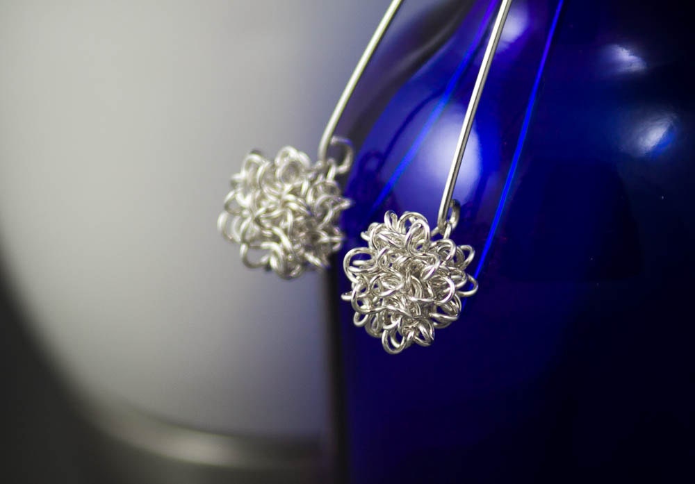Boucles d'oreilles boule en argent, cadeau pour passionné de sciences, bijoux de physique pour femme, boucles d'oreilles en argent recyclé, cadeau de physique quantique