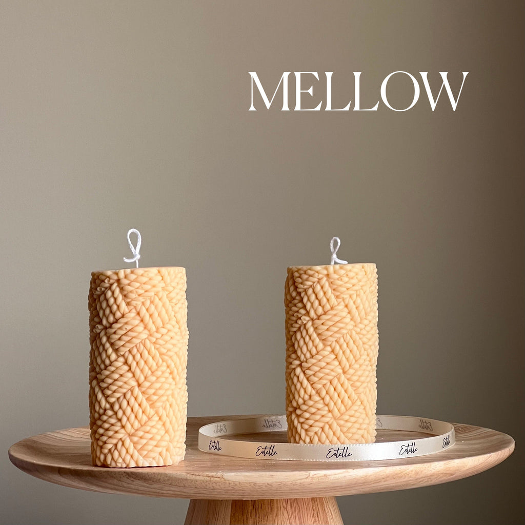 Bougie pilier en soja tricotée | Décor sculptural pour la maison