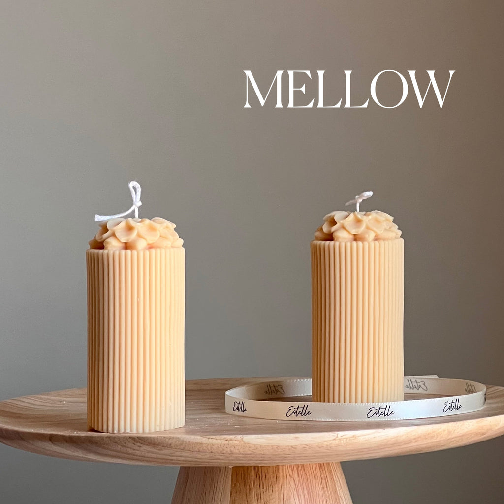 Bougie pilier en soja fleur sculpturale : décor minimaliste pour la maison