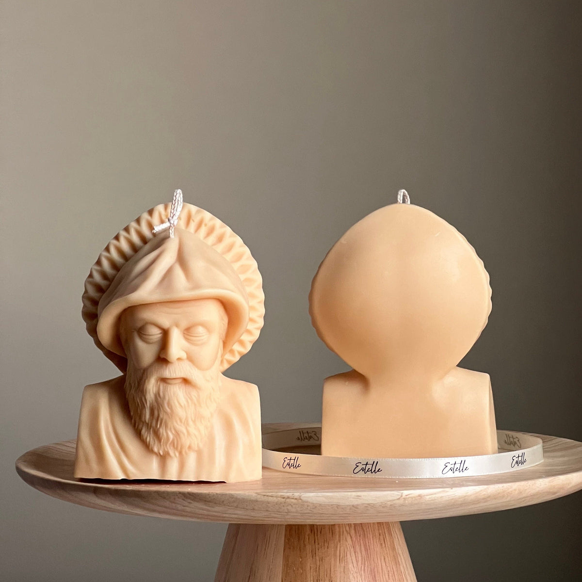 Bougie buste Saint Charbel : bougie pilier en cire de soya sculpturale