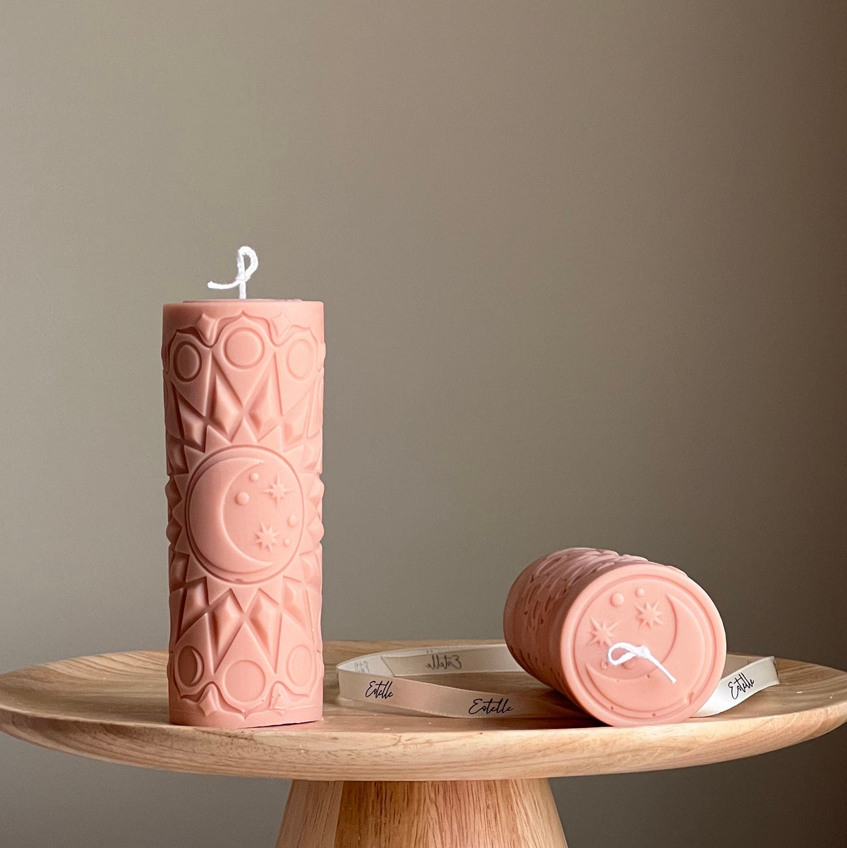 Bougie pilier mandala lune | bougie décorative en cire de soja fait main