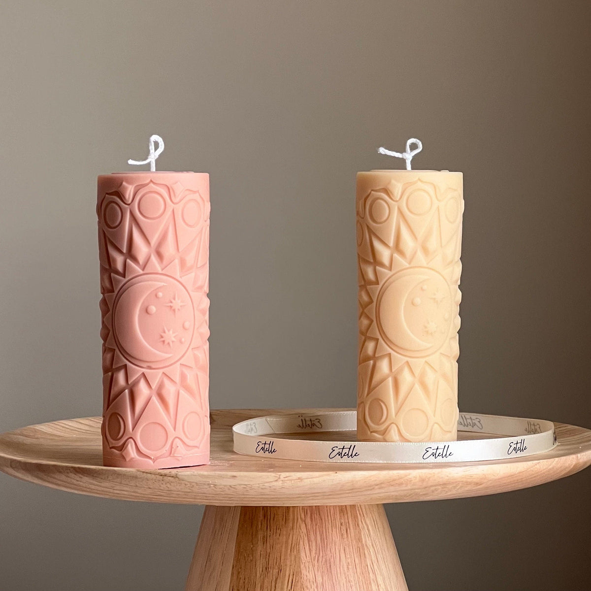 Bougie pilier mandala lune | bougie décorative en cire de soja fait main