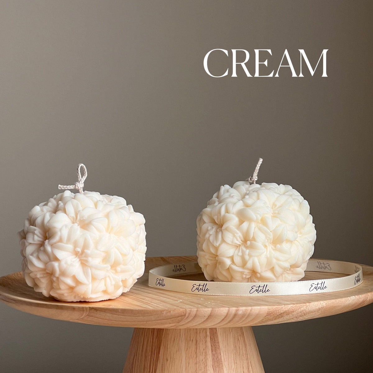 Chandelle boule de fleurs de lys en cire de soya | chandelle décorative faite main
