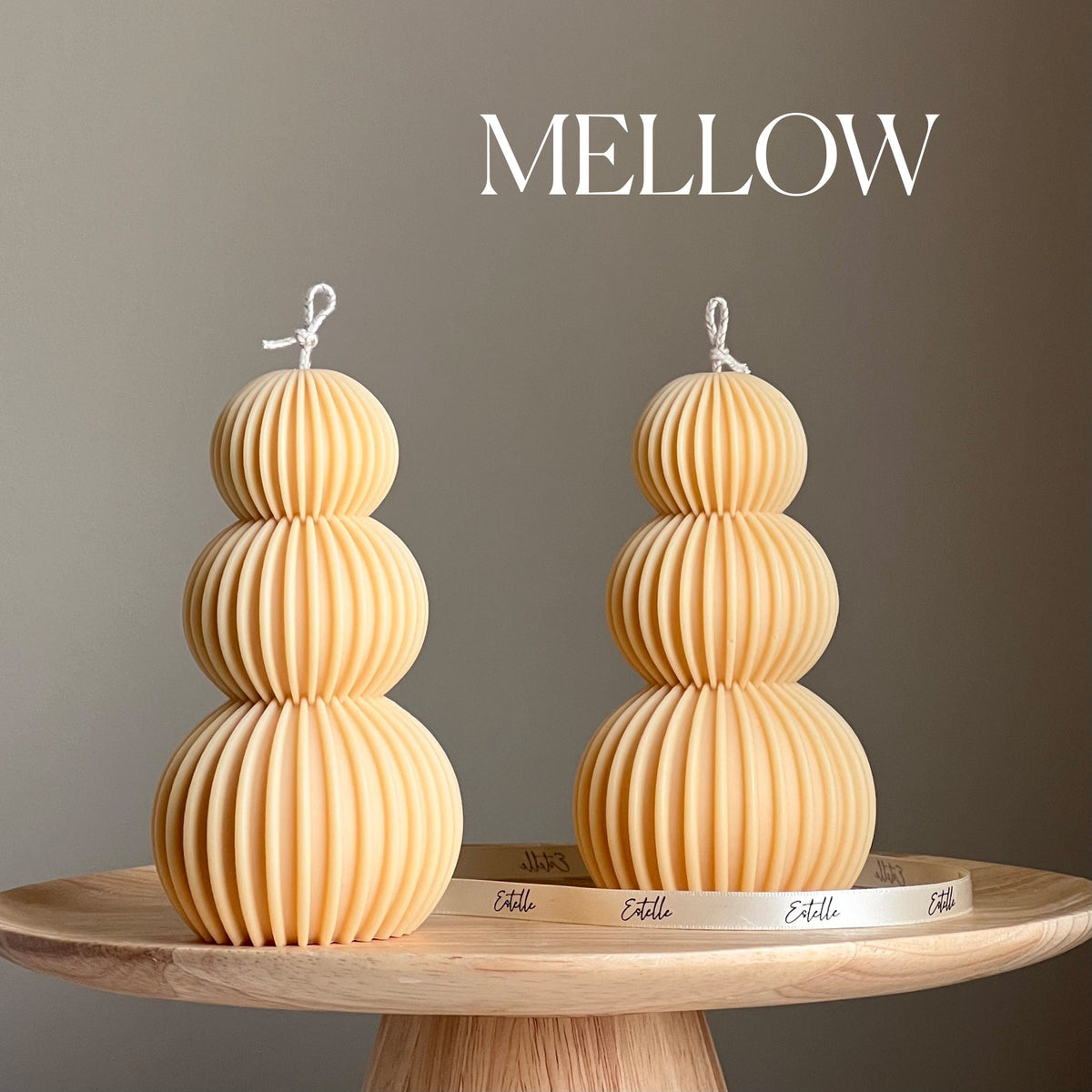 Bougie pilier en cire de soya côtelée ondulée | Décoration sculpturale pour la maison