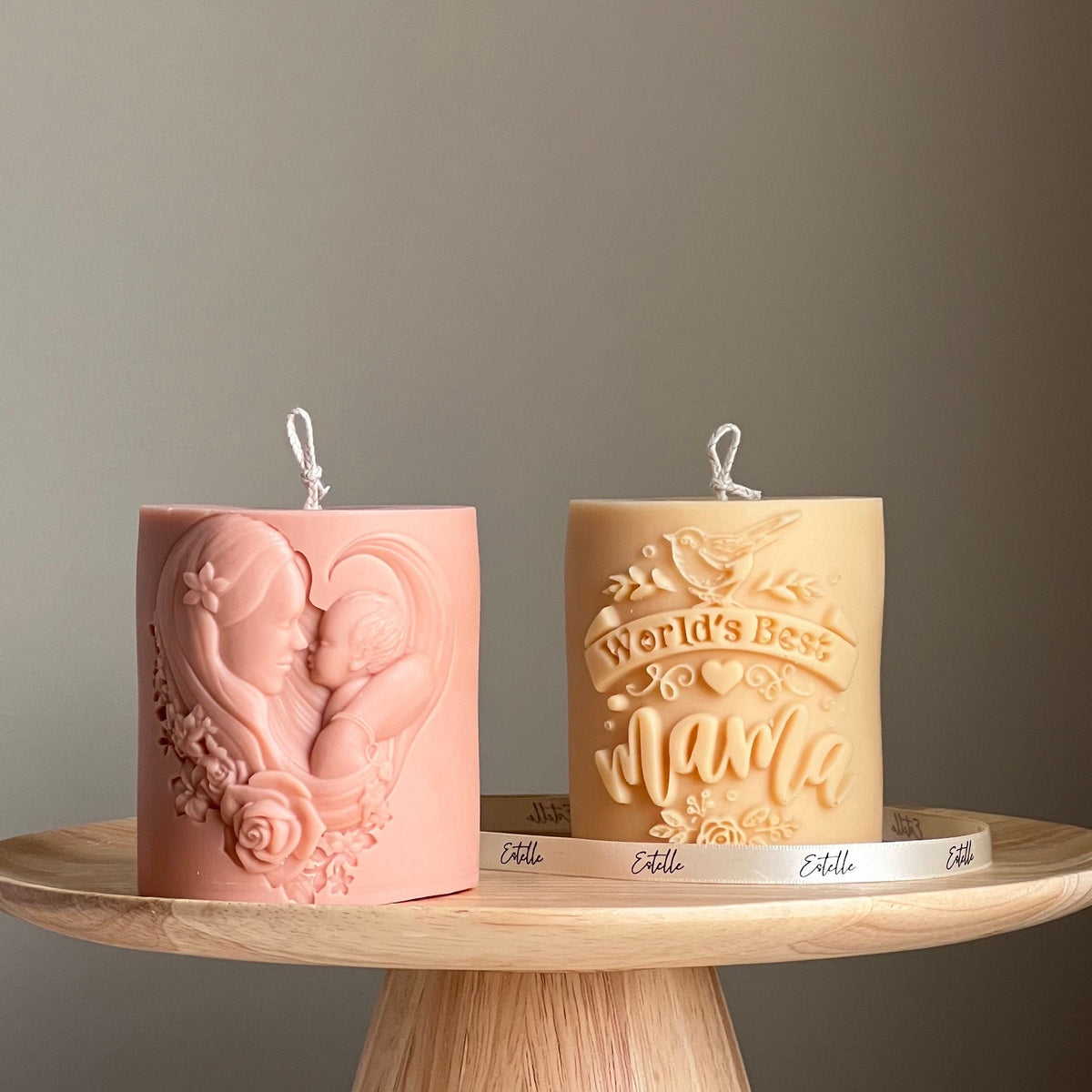 Bougie en cire de soya Maman | Bougie pilier sculpturale végane