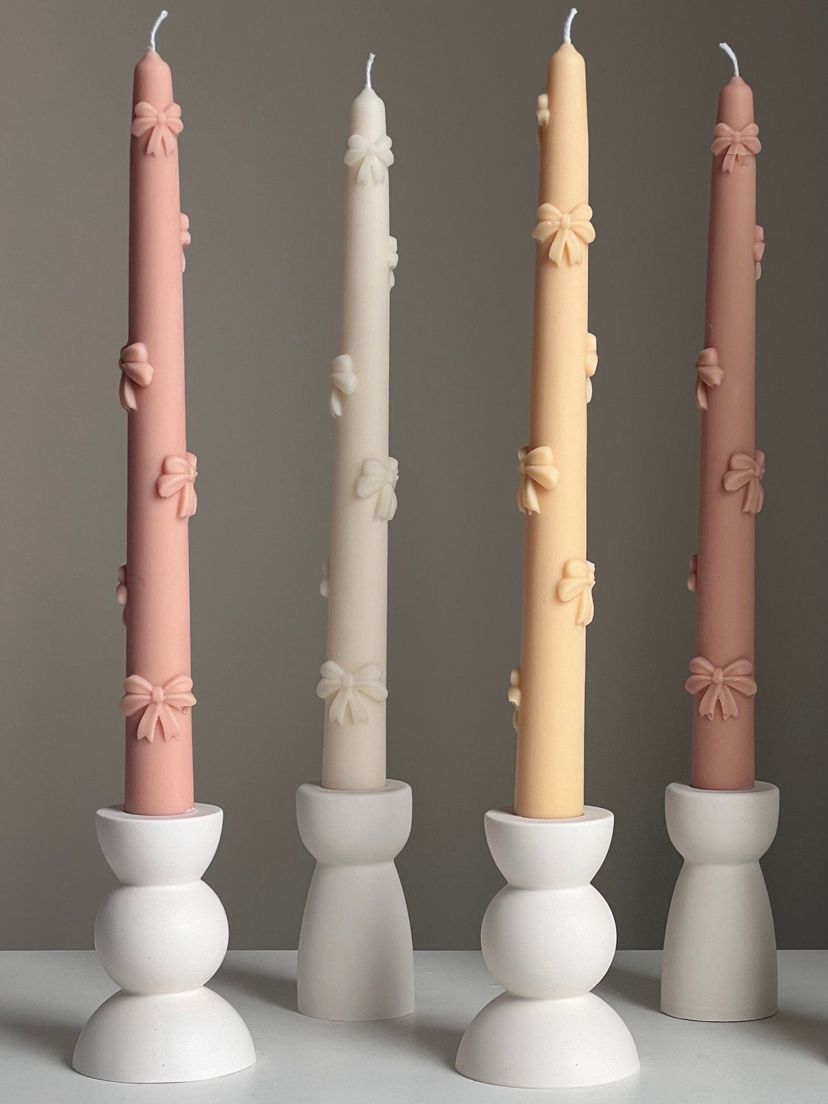 Bougie effilée en cire de soya faite à la main : décoration en ruban, pièce maîtresse de table