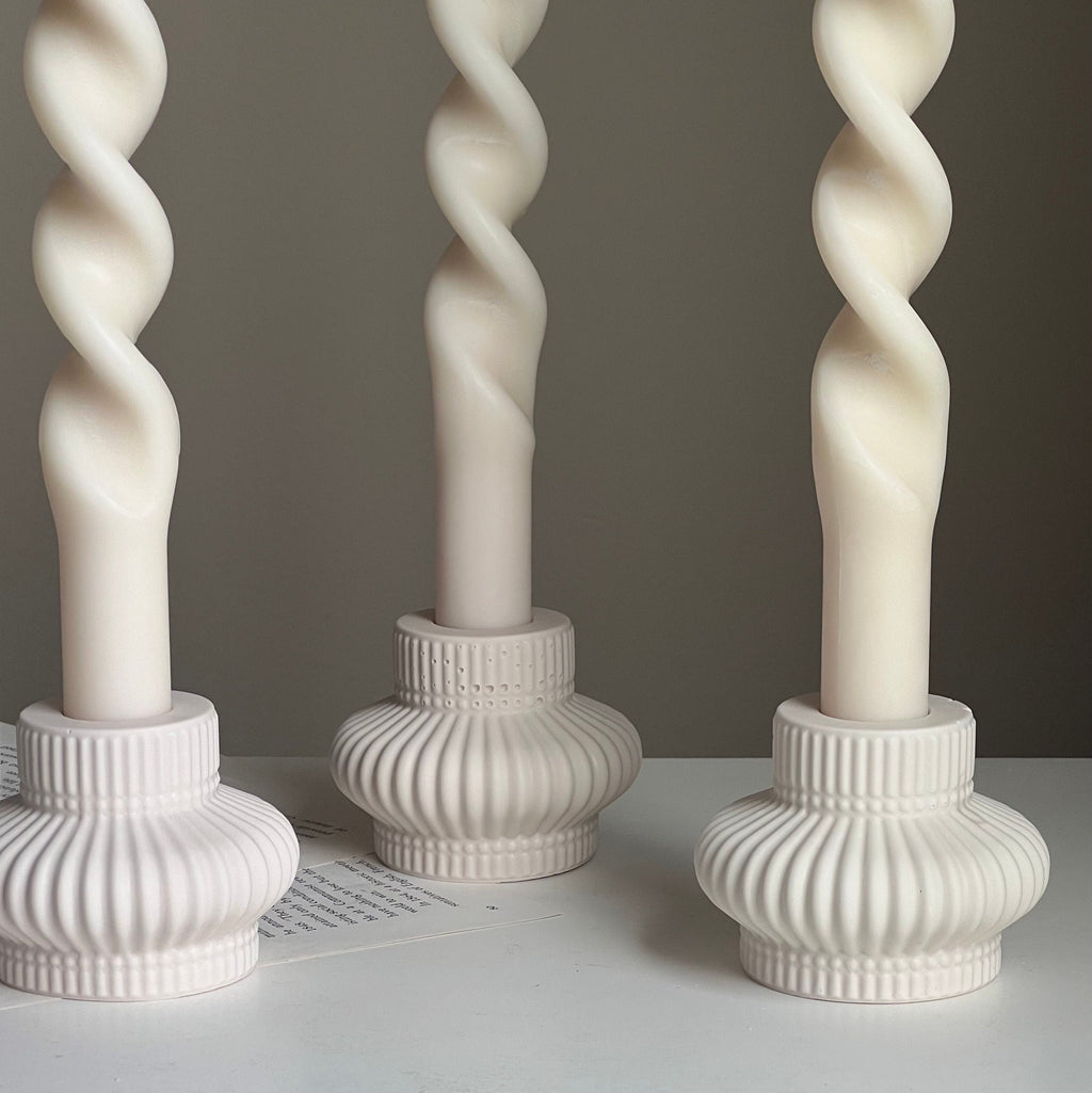 Ribbed Jesmonite Candlestick Holder: Minimalist Table Decor