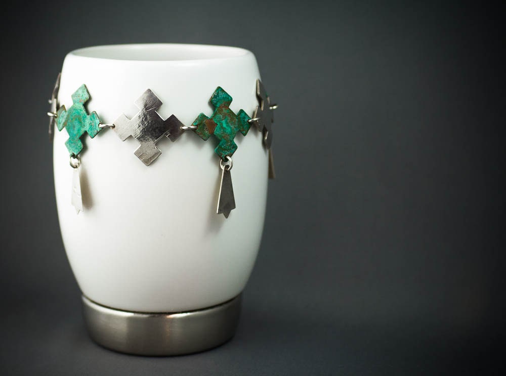 Bracelet à breloques amulette géométrique nordique