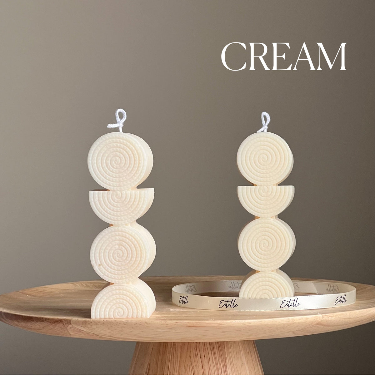 Bougie pilier en soya sculpturale : décor minimaliste pour la maison