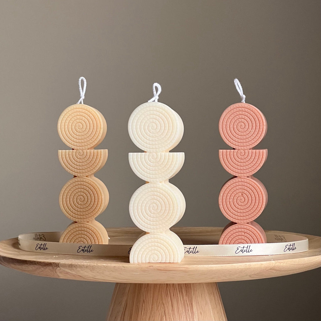 Bougie pilier en soya sculpturale : décor minimaliste pour la maison