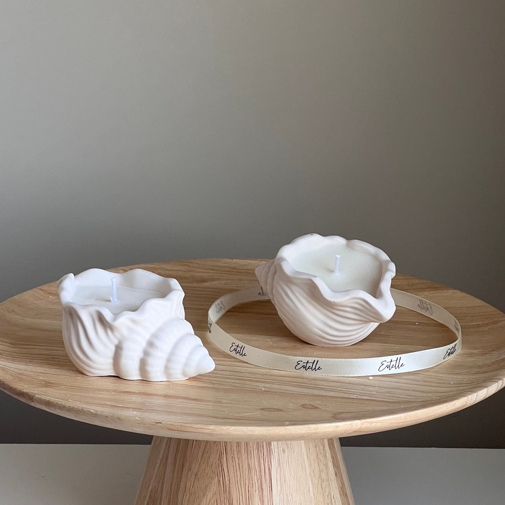 Bougie pot coquillage en cire de soya | Contenant en jesmonite fait à la main