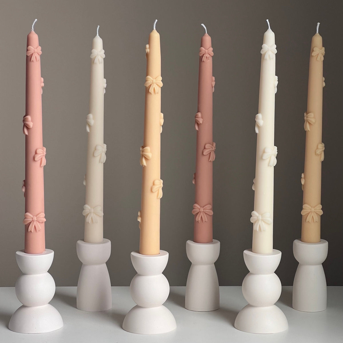 Bougie effilée en cire de soya faite à la main : décoration en ruban, pièce maîtresse de table