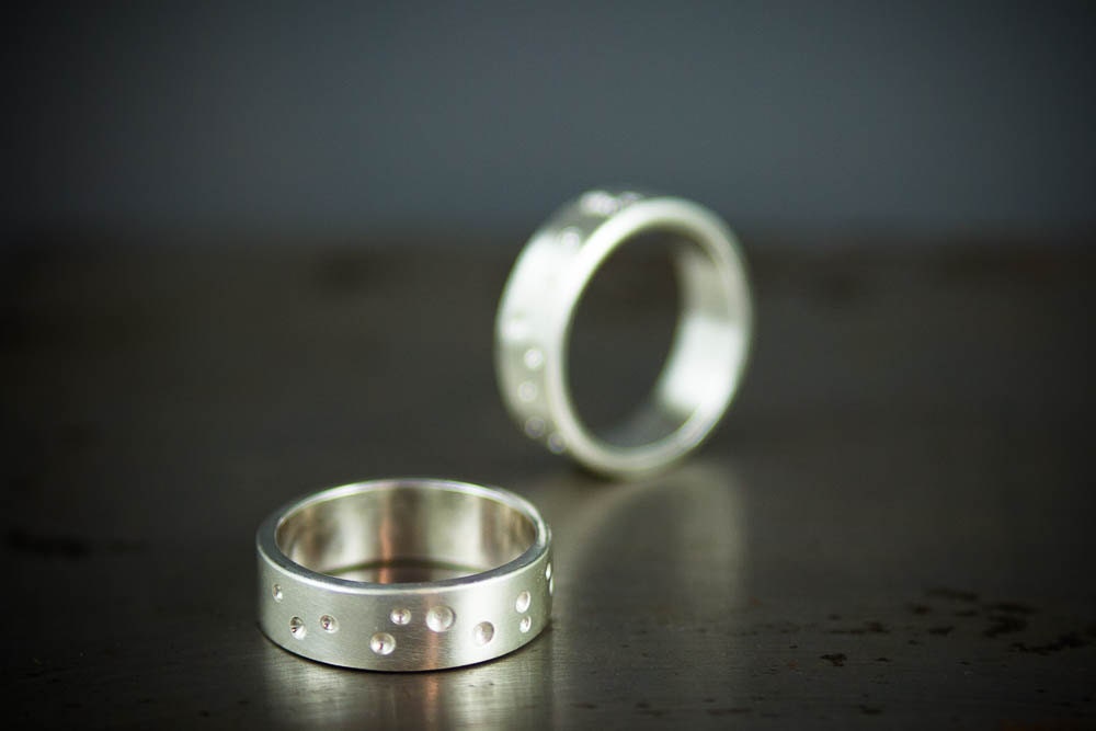 Alliance moderne pour femme - Bague minimaliste en or brossé 14 carats - Alliance unique - Bague en or massif à offrir