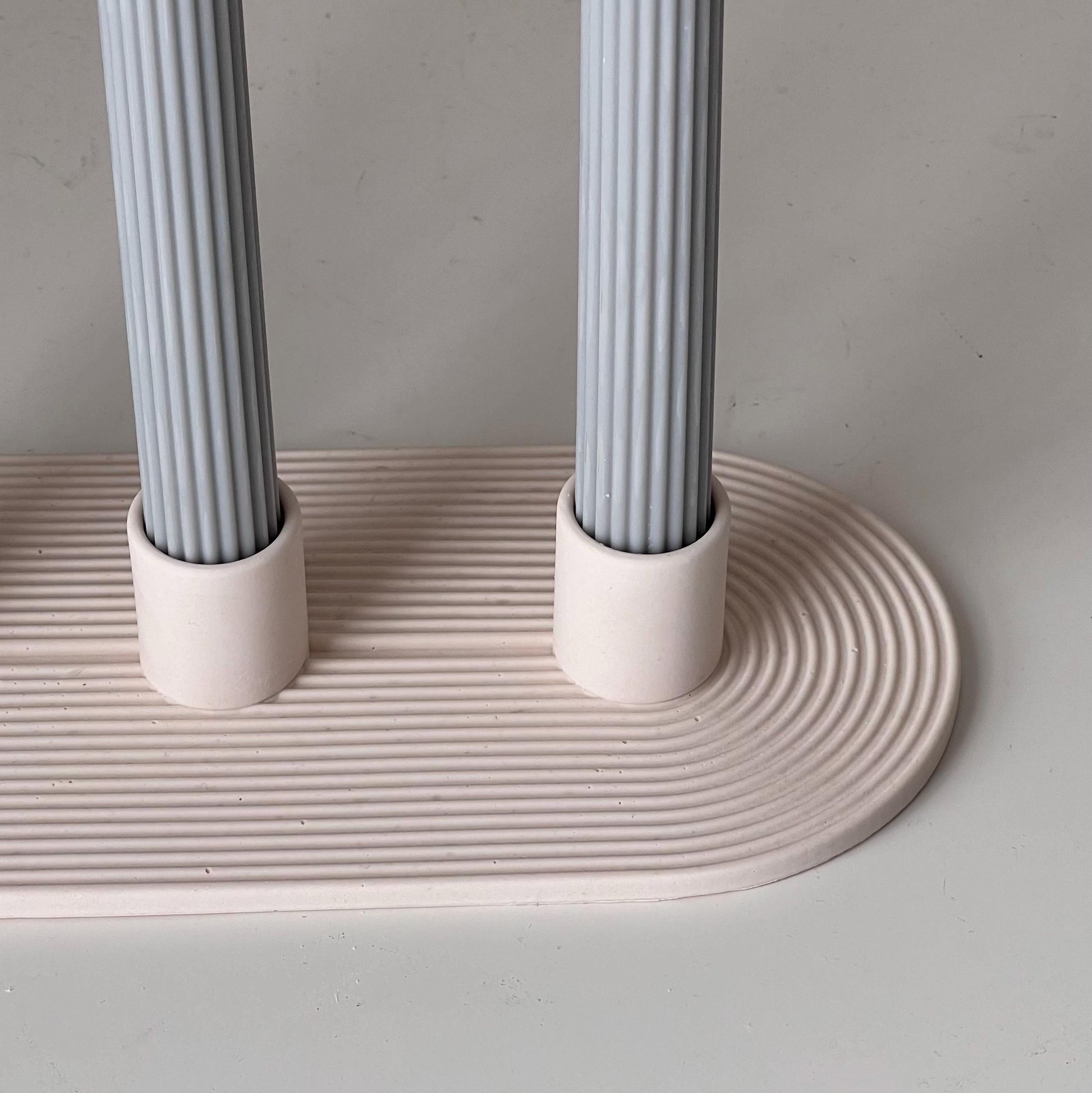 Geometric Jesmonite Candlestick Holder: Minimalist 3-Candle Centerpiece