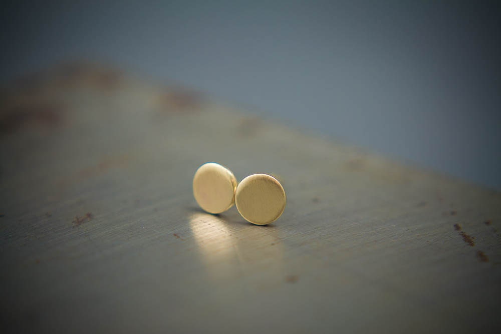 Petites boucles d'oreilles rondes en or massif 14 carats - Boucles d'oreilles en or brossé mat ou poli brillant