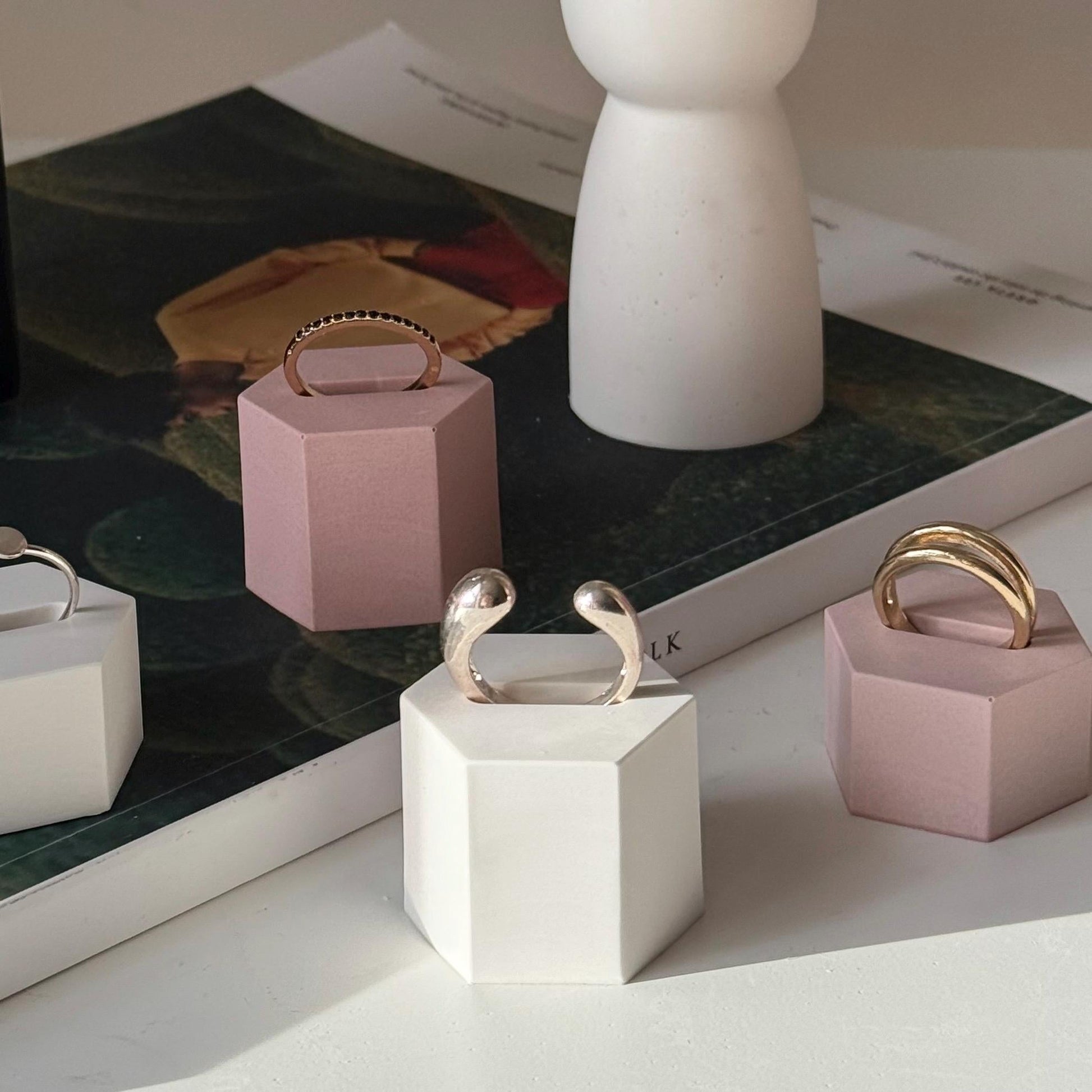 Minimalist Jesmonite Ring Holder: Scandi Home Decor