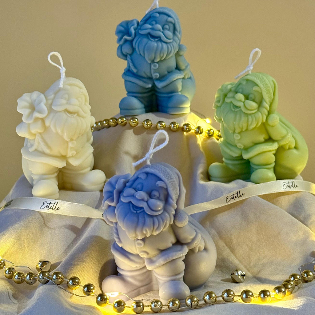 Bougie de soja Père Noël coulée à la main | Déco festive de Noël