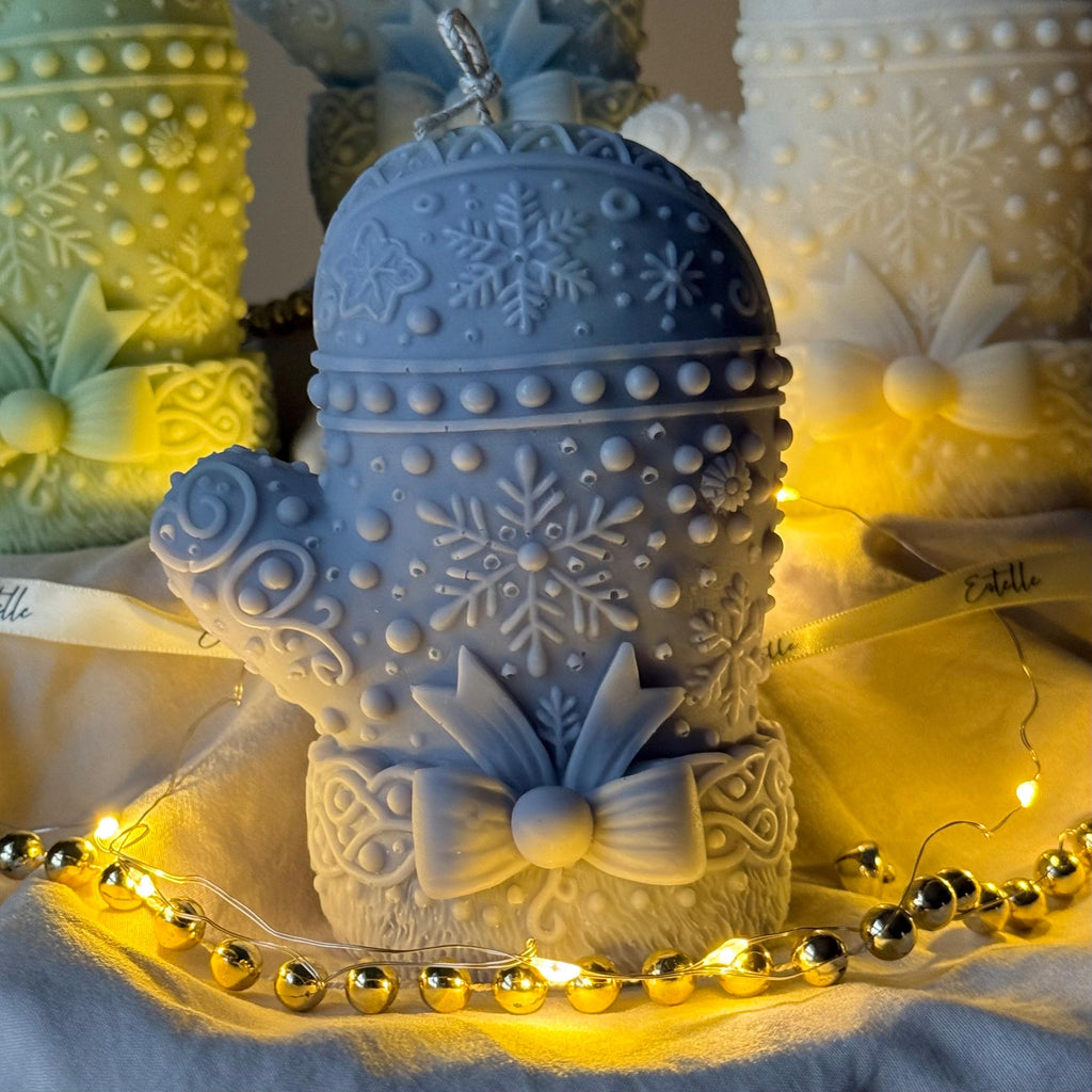 Hand Poured Christmas Mitten Candle: Festive Soy Decor