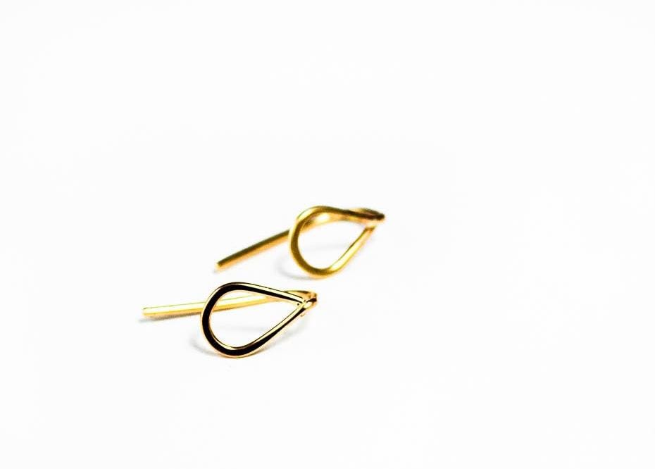 Boucles d'oreilles en or massif 10 carats en forme de larme, un cadeau élégant et quotidien pour elle
