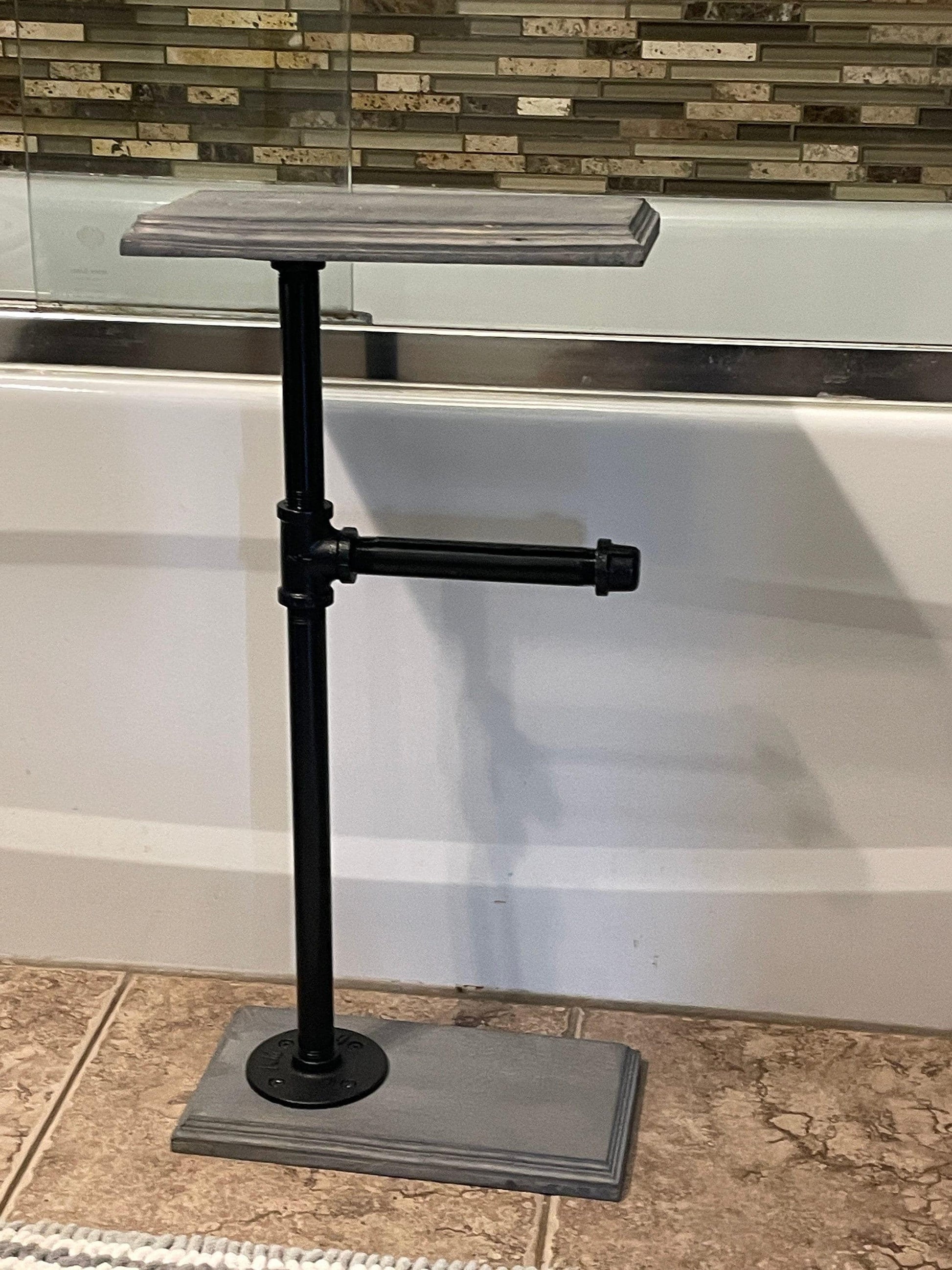 Porte-papier toilette à base plate avec étagère, porte-papier toilette en forme de tuyau, porte-papier toilette rustique - décoration de salle de bain