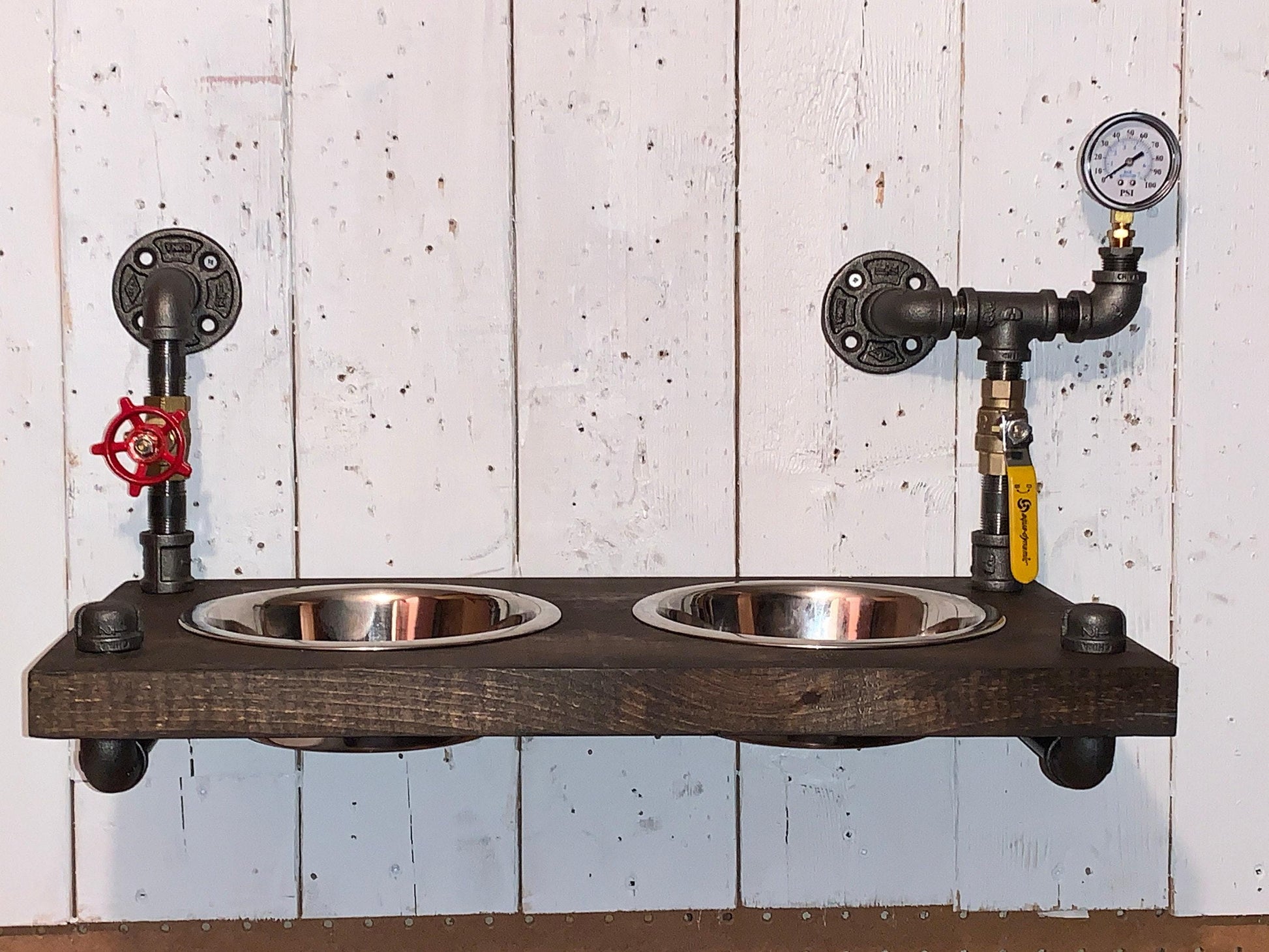 Support de gamelle pour chien flottant de style steampunk avec jauges et vanne d'arrêt