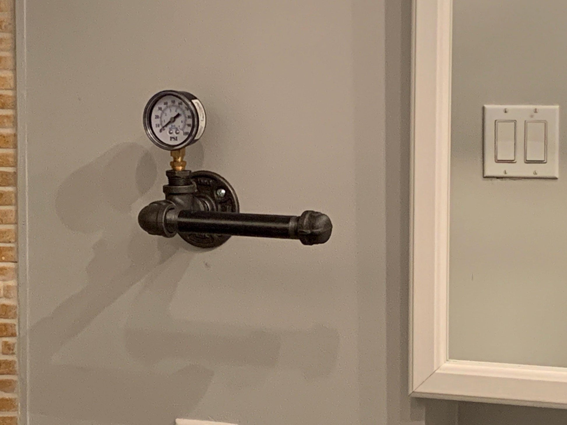 Porte-rouleau de papier toilette style steampunk avec valve de pression - Porte-essuie-mains