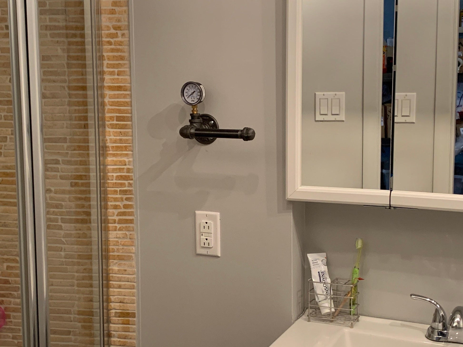 Porte-rouleau de papier toilette style steampunk avec valve de pression - Porte-essuie-mains