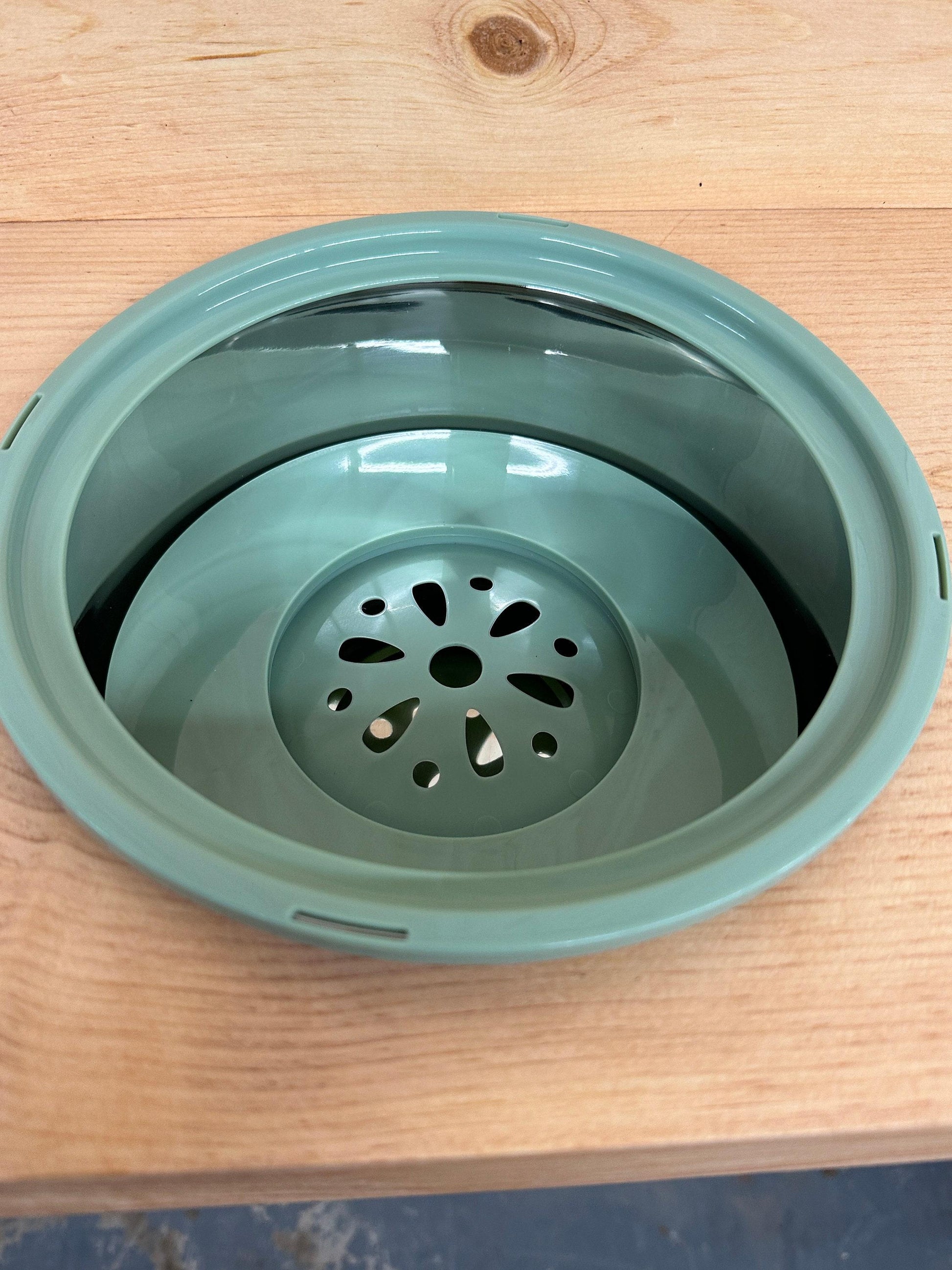 Gamelle flottante pour chien avec bol d'eau anti-déversement