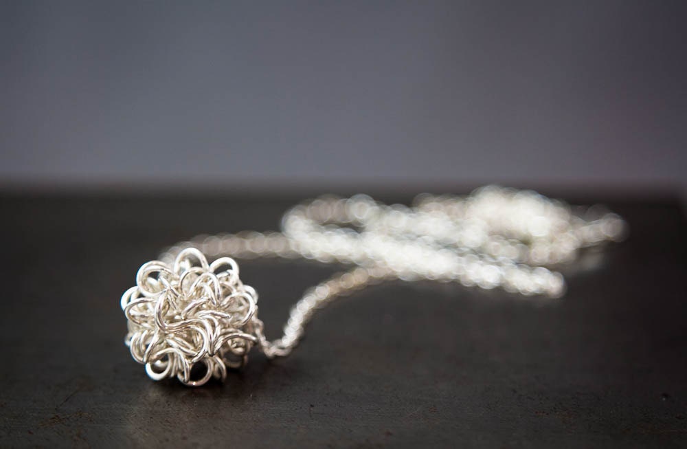 Collier de physique, pendentif antimatière en argent, bijou scientifique pour femme, collier sphère en argent recyclé