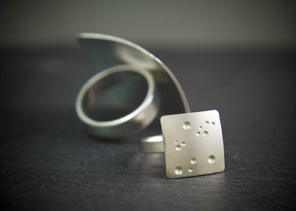Bague carrée en argent, bague céleste, bague carrée, bague cocktail en argent recyclé, bague géométrique pour femme, bague en argent brossé à offrir