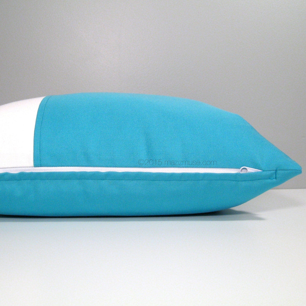 Housse de coussin décorative d'extérieur moderne Aruba bleu et blanc Sunbrella 