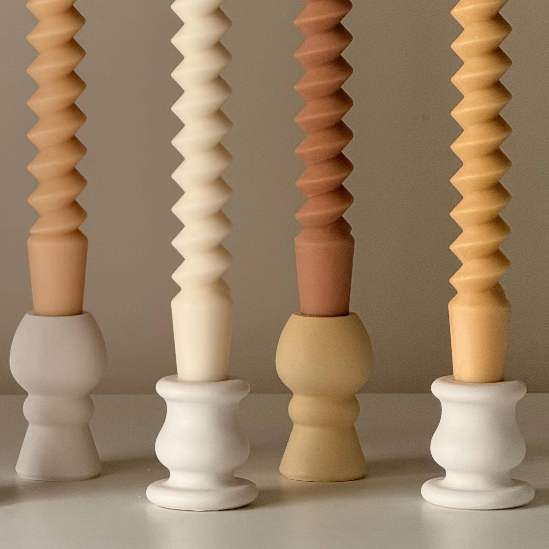 Sculptural Column Candlestick Holder: Minimalist Wedding Decor