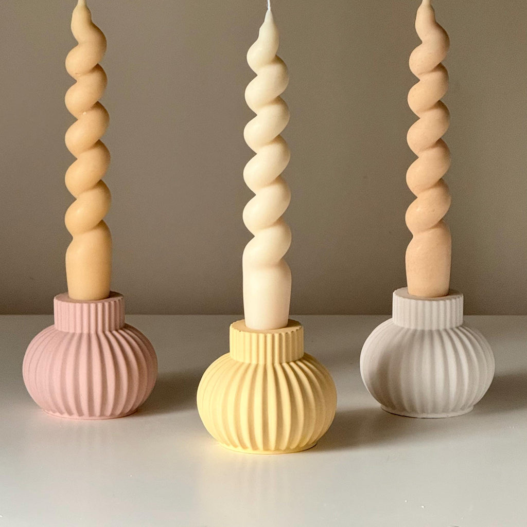 Ribbed Jesmonite Candlestick Holder: Minimalist Table Decor