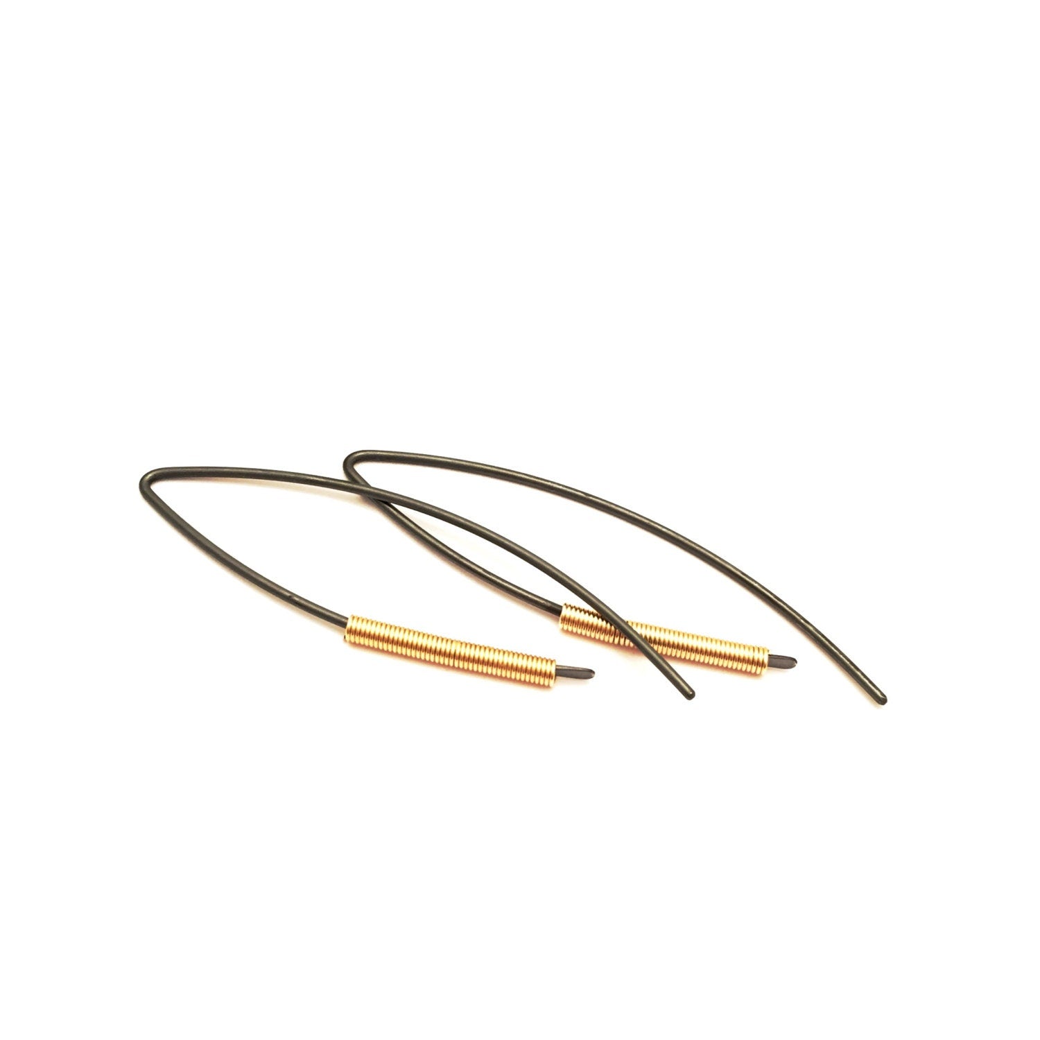 Boucles d'oreilles élégantes noires avec accents dorés - Cadeau élégant pour elle