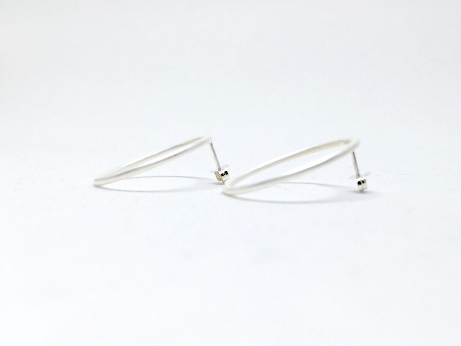 Boucles d'oreilles à tige rondes, boucles d'oreilles à tige minimalistes, grandes créoles en argent, boucles d'oreilles à tige rondes ouvertes, cadeau pour elle