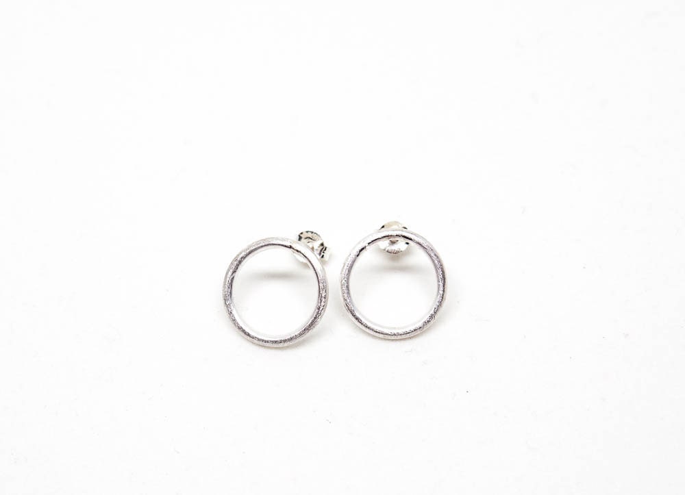 Boucles d'oreilles à tige en argent recyclé, boucles d'oreilles géométriques en argent, cadeau pour amie, boucles d'oreilles minimalistes pour elle