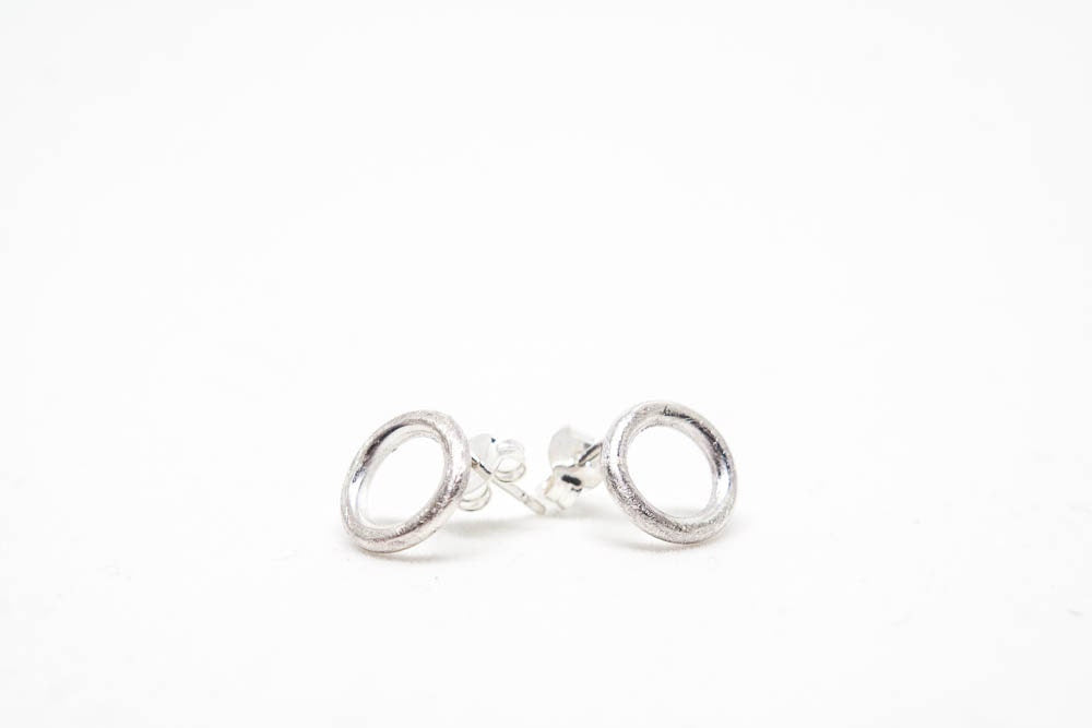 Boucles d'oreilles à tige en argent, petites boucles d'oreilles à tige, cadeau pour lui, boucles d'oreilles à tige unisexes, boucles d'oreilles minimalistes, cadeau pour elle, boucles d'oreilles de tous les jours.