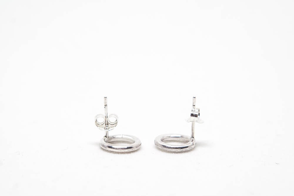 Boucles d'oreilles à tige en argent, petites boucles d'oreilles à tige, cadeau pour lui, boucles d'oreilles à tige unisexes, boucles d'oreilles minimalistes, cadeau pour elle, boucles d'oreilles de tous les jours.