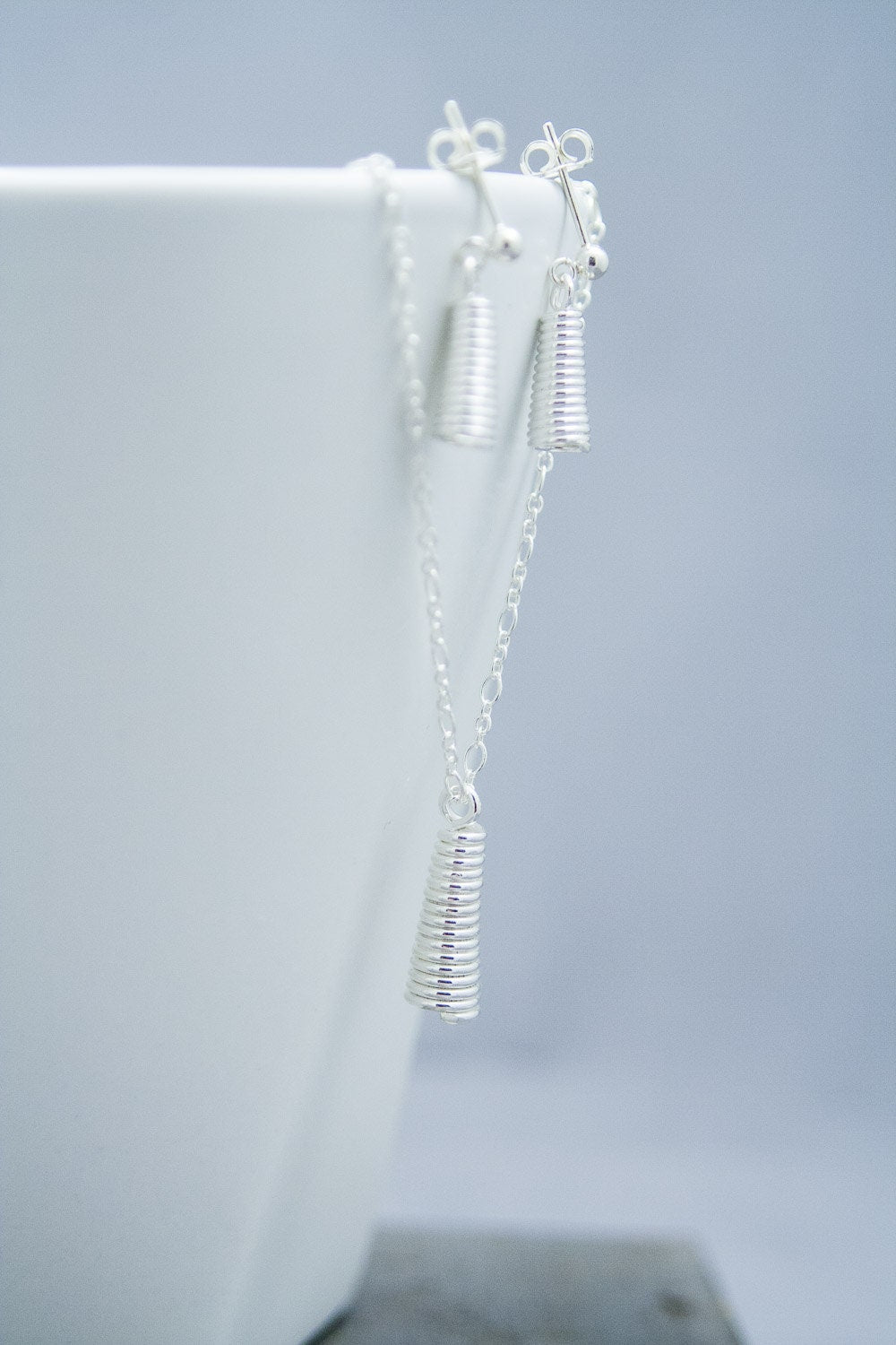Boucles d'oreilles cloche en argent • Boucles d'oreilles en argent sterling recyclé • Cadeau de boucles d'oreilles pour elle