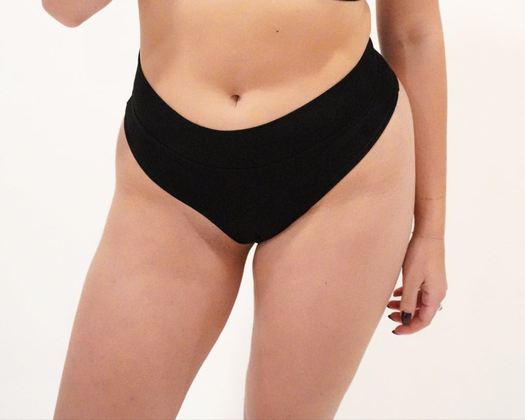 High-Waisted Cheeky Briefs - Black