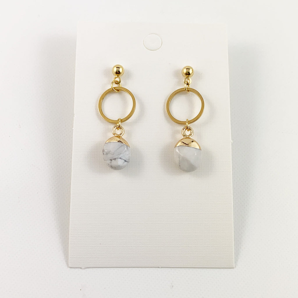 Boucles d'oreilles créoles en howlite