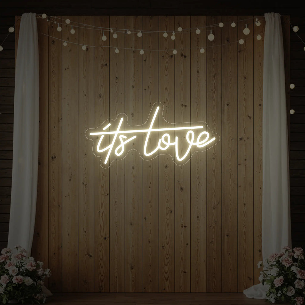 Enseigne lumineuse « C'est l'amour »