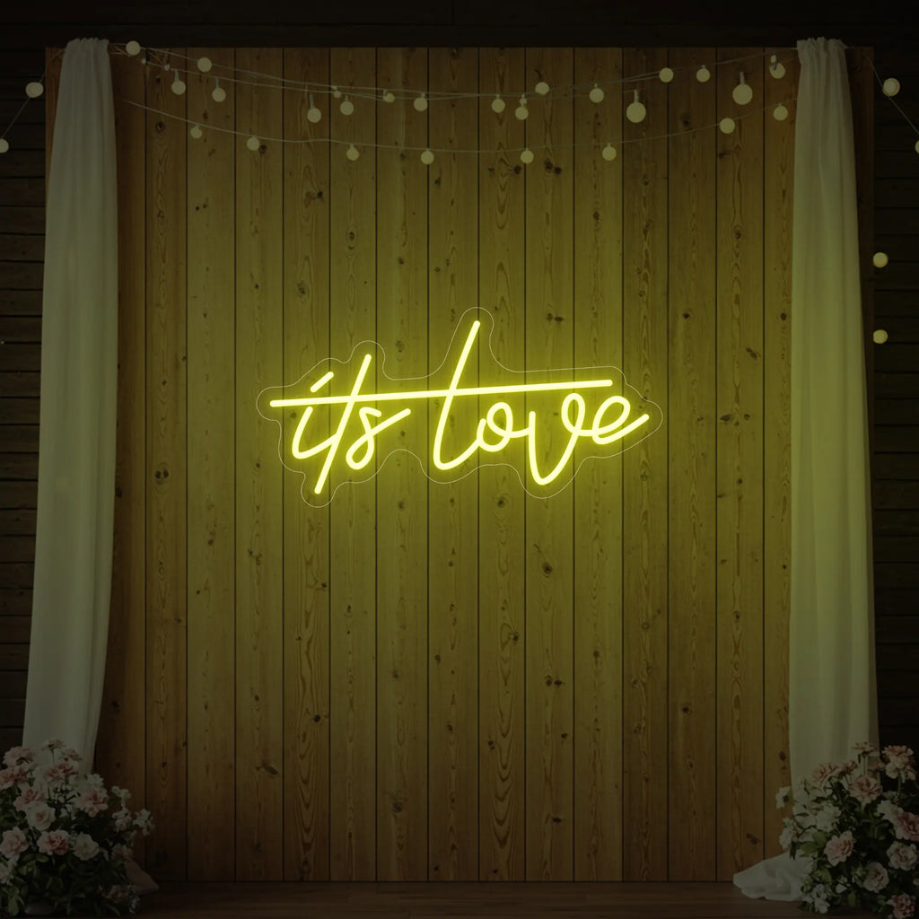 Enseigne lumineuse « C'est l'amour »