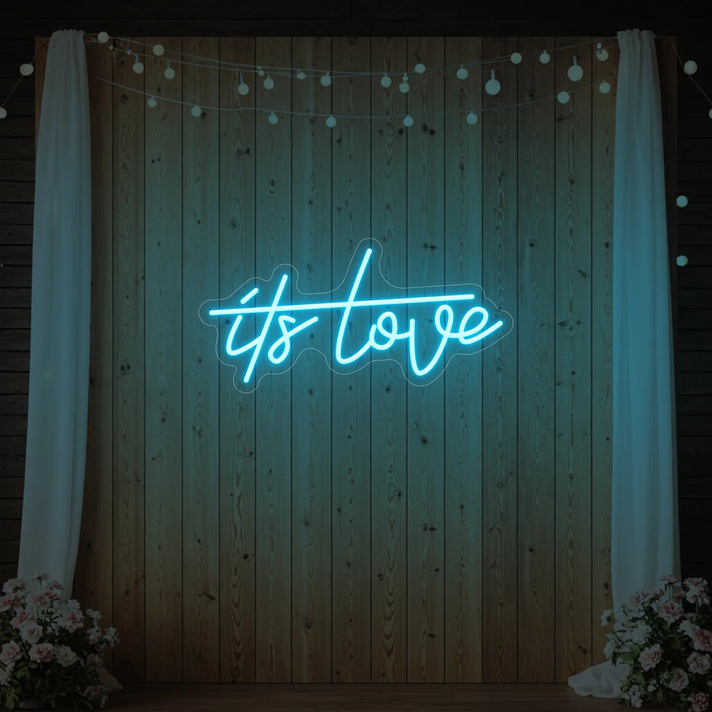 Enseigne lumineuse « C'est l'amour »