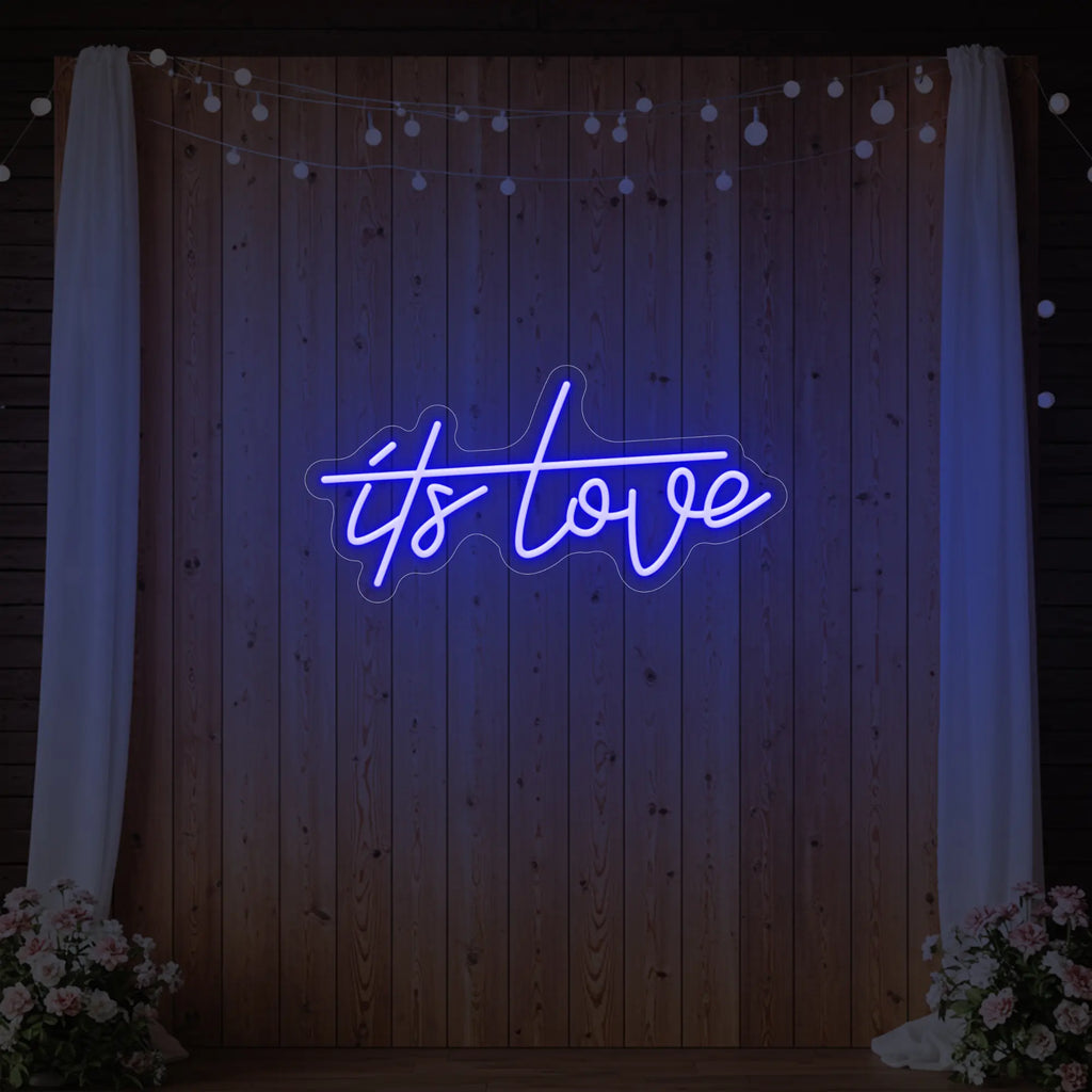 Enseigne lumineuse « C'est l'amour »